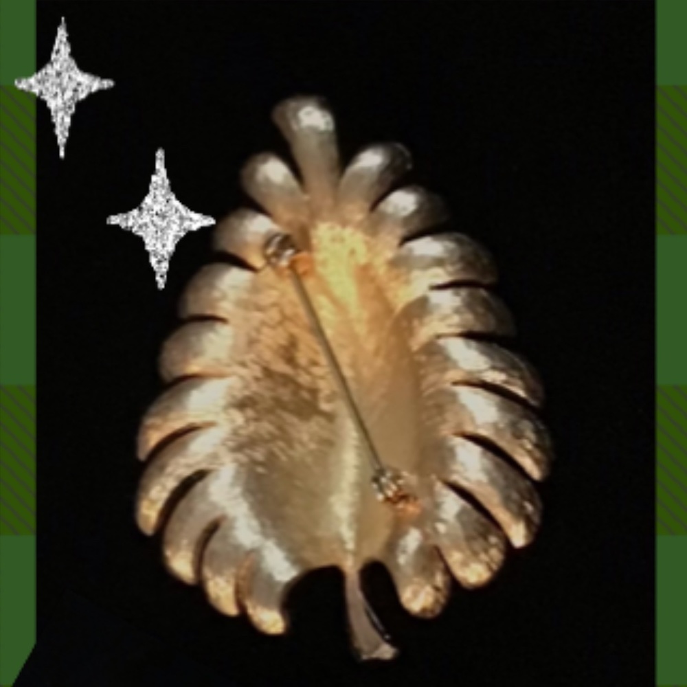 Unsigned Monet Leaf Brooch 1970’s - Picture 3 of 4